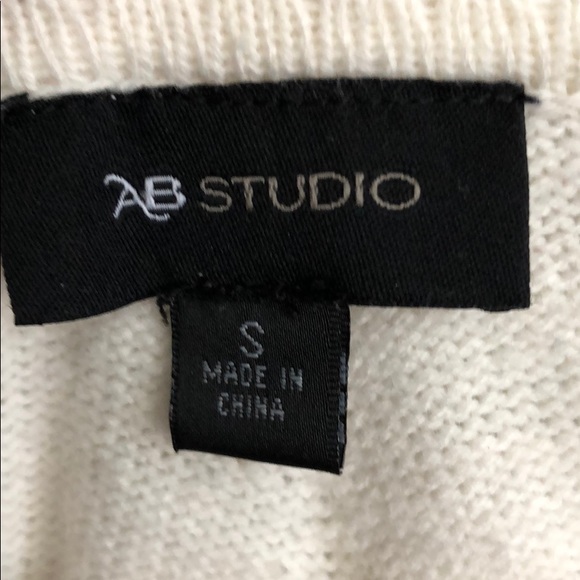 Slimming Black and White Striped AB Studio sweater - Picture 3 of 5